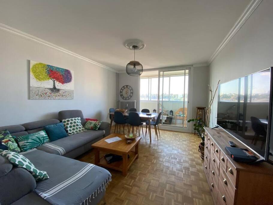 Le Kali Apartment Macon Bagian luar foto