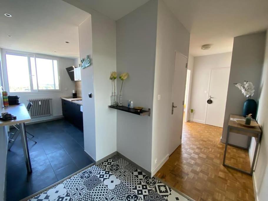 Le Kali Apartment Macon Bagian luar foto